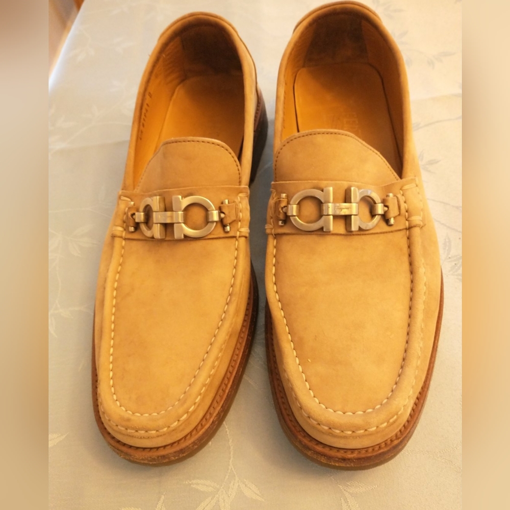Ferragamo suede loafers sz 8 mens